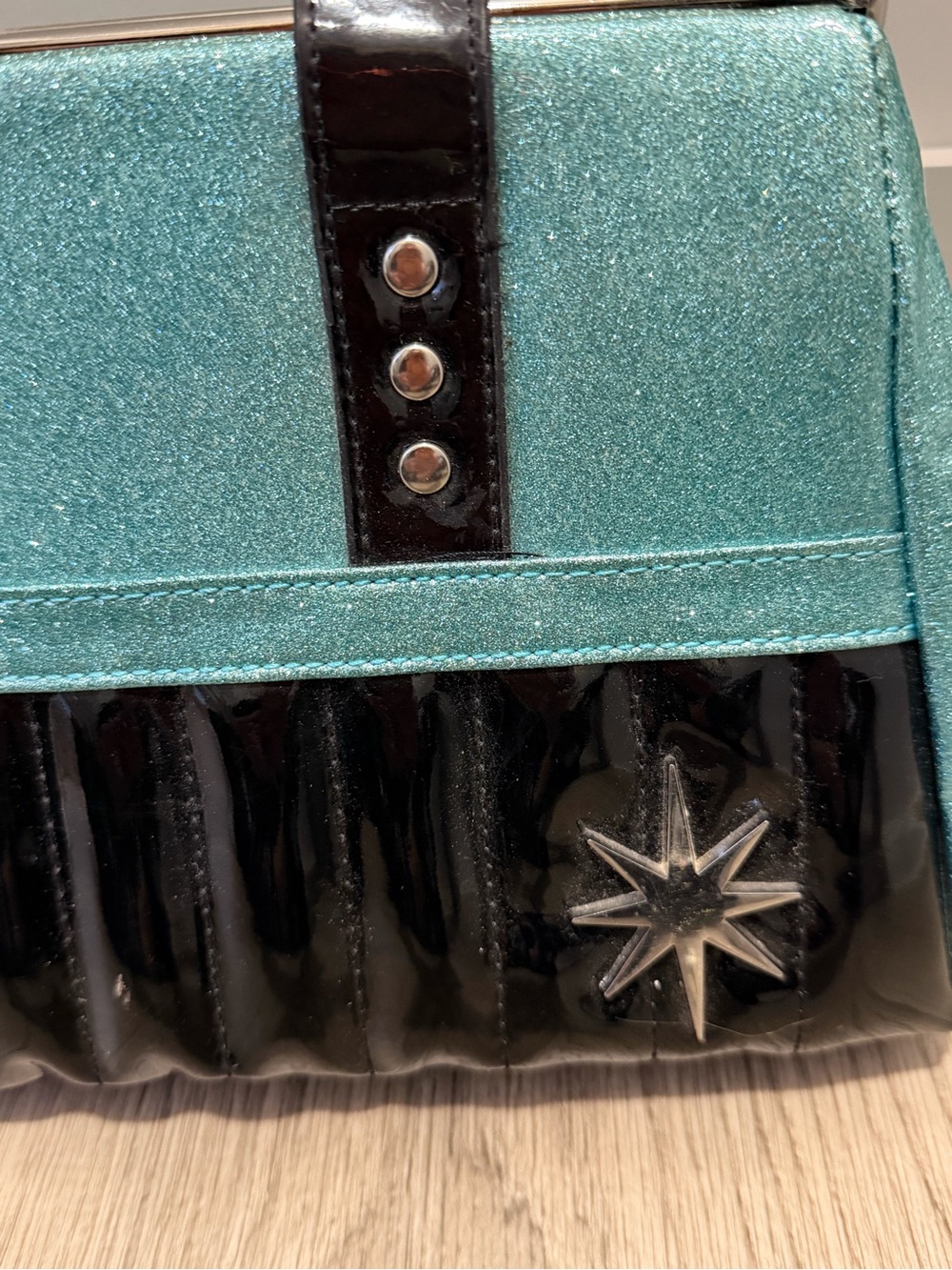 Lux de ville Black and Aqua Patent handbag - Picture 4 of 11